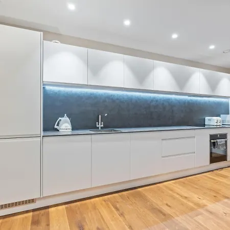 York Residence - Sleeps 4 - 2Bed - 2Bath Апартаменты *
