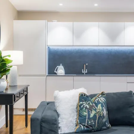 York Residence - Sleeps 4 - 2Bed - 2Bath Йорк