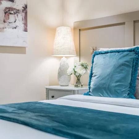 - Sleeps 4 - 2bed - 2bath *