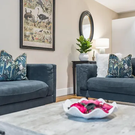 - Sleeps 4 - 2bed - 2bath *