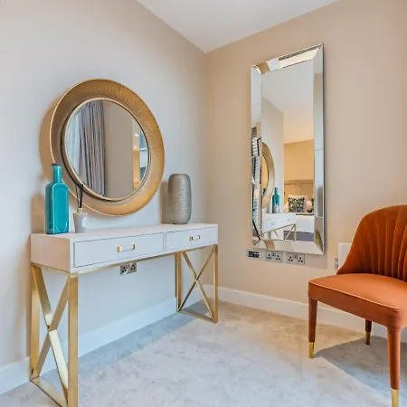 York Residence - Sleeps 4 - 2Bed - 2Bath Йорк